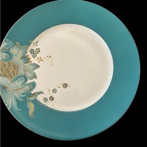 Beautiful cake stand in Peacock colors